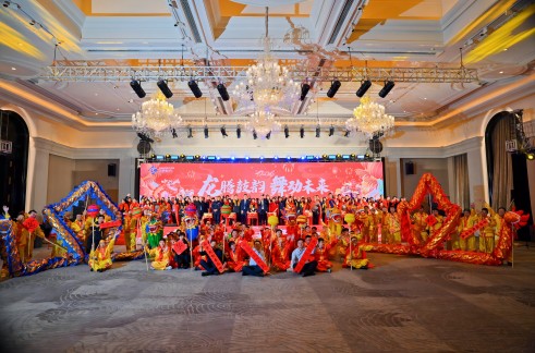 辰龙闹元宵丨舞龙翻飞 ，战鼓铿锵，擂响高质量发展奋进号角