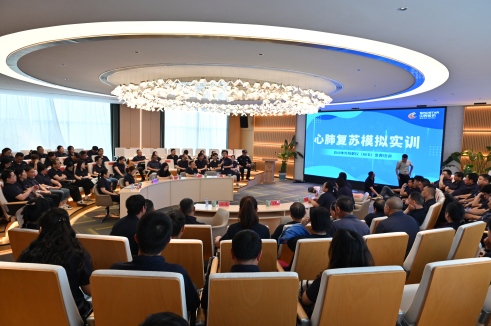 入夏在即，安全先行｜XPJ官网股份发展AED与心肺复苏急救培训
